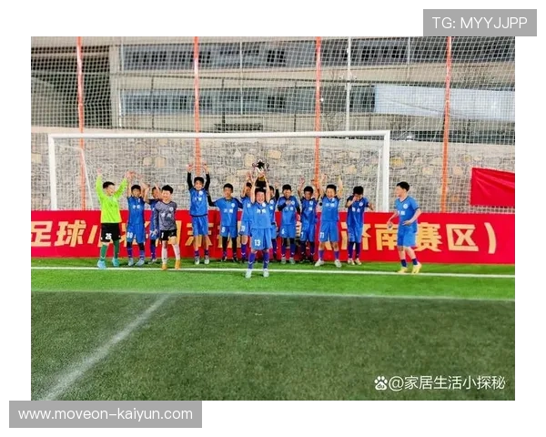 《足球场上的巅峰对决：球星单挑1v1挑战赛，谁能笑到最后》