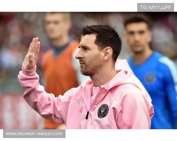 央视视角聚焦绿茵英雄纵览足坛巨星风采解读辉煌瞬间