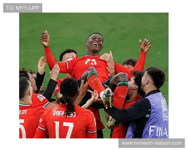 篮球足球双料天才球星展现全能运动才华跨界竞技的巅峰之路