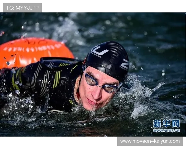 裸体足球球星挑战极限赛事 展现运动员独特身体魅力与竞技精神