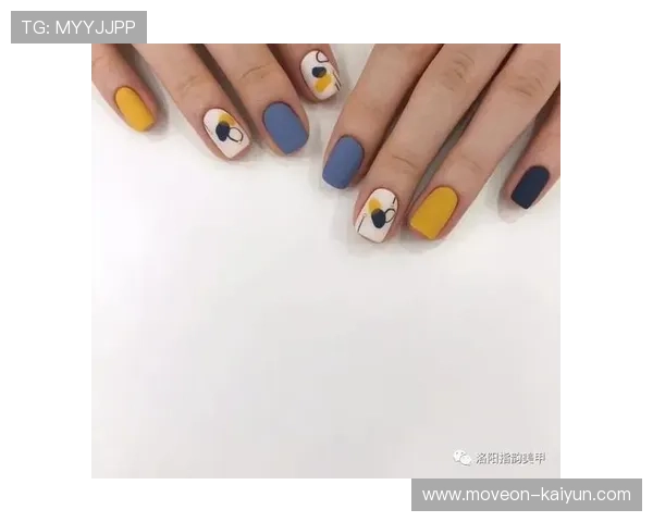 足球明星涂指甲油时尚造型大公开高清图片展示